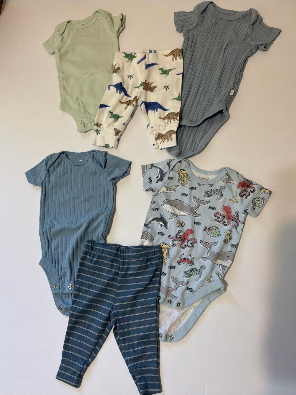 26 Piece Mixed Brand Summer Baby Boy Clothing Bundle Lot 3 mo & 3-6 month - Picture 5 of 5